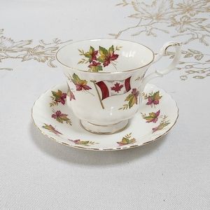 Vintage Royal Albert Fine Bone China Tea Cup & Saucer - Canada From Sea to Sea